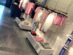 -NIKE品牌体验店(南京东路店)