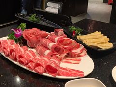皇家牛四喜-捞王猪肚鸡火锅(财富中心店)