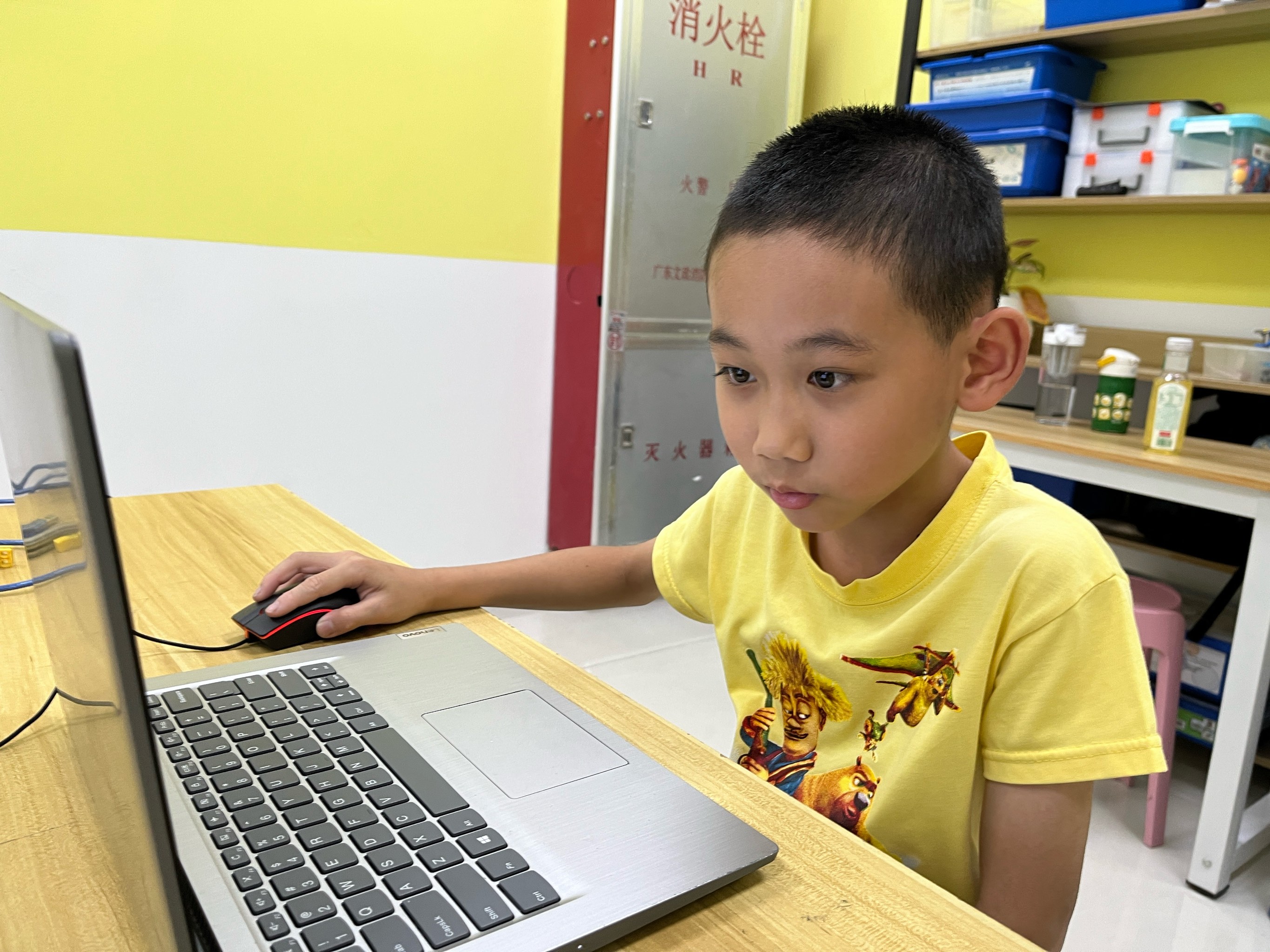 聚精会神_聚精会神和聚精汇神有什么区别 聚精会神_聚精会神和聚精汇神有什么区别 谷歌词库