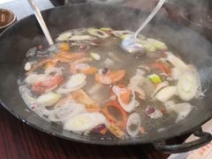 -老街烧烤大排档·地道湖北菜·龙虾馆(汉口火车站店)