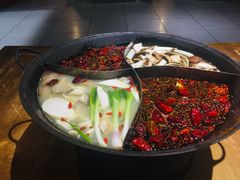 -白乐天毛肚火锅馆(解放碑店)