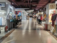 -燕莎奥特莱斯购物中心