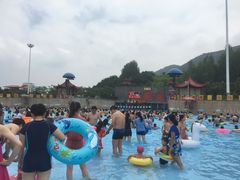 -汤山欢乐水世界