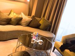 -上海滴水湖皇冠假日酒店