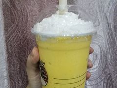 -瑞幸咖啡(岳家嘴地铁站店)