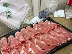 -洞庭洲·防空洞火锅·铜锅涮肉·烧烤(新百广场店)