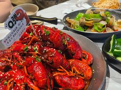 -巴厘龙虾·榜首油焖大虾(音乐学院·沿江酒馆店)