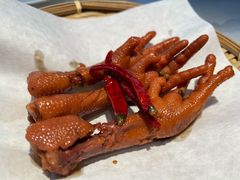 骨头都不放过的鸡脚-渔语鱼酸菜鱼新川菜(来福士店)