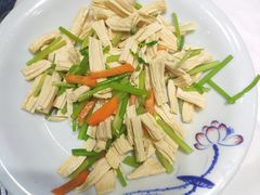 -小柒家第一锹东北菜(城关店)