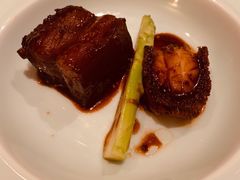 本帮红烧肉-东方明珠老上海8号餐厅(东方明珠广播电视塔店)