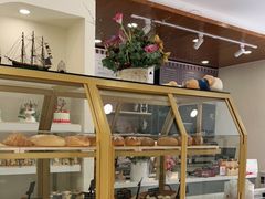 面包甜点陈列柜-啊噗吐呦现场烘焙(麦凯乐店)