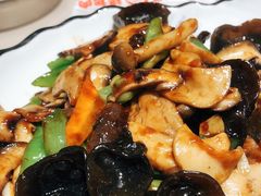 杂菌小炒-老码头黑皮肘子锅包肉(赣水路店)