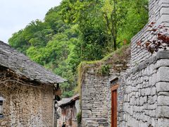 -高荡千年布依古寨旅游景区