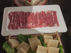 -尚尚仙·酸汤猪手·猪肚鸡火锅(华联万柳购物中心店)