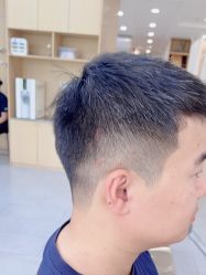 -首脑美发沙龙