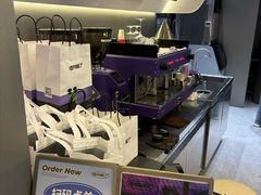 -怪物困了·咖啡(金地龙城店)