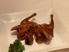 脆皮乳鸽-利苑酒家(合景国际金融广场店)