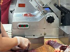 -来龍儿鲜切牛肉自助老火锅
