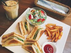 金枪鱼三明治-雕刻时光咖啡馆(交大店)