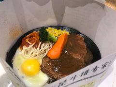 -汤姆家的牛排意面披萨(新城市广场店)
