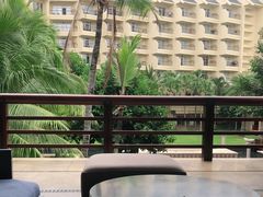 -亚龙湾喜来登·美景台大堂吧