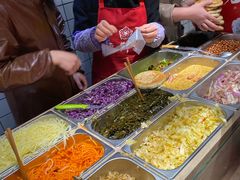 自助取餐区-三兄弟高炉烧饼