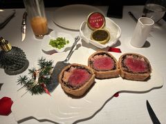 鱼子酱惠灵顿牛排-弦月窗LUNETTE BY AMANDA(复兴路店)