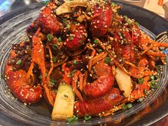 -肥肥虾庄·金牌油焖大虾(汉街SKP店)