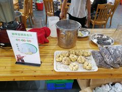 现场楂百合汁-锦湖农庄(松山湖梦幻百花洲店)