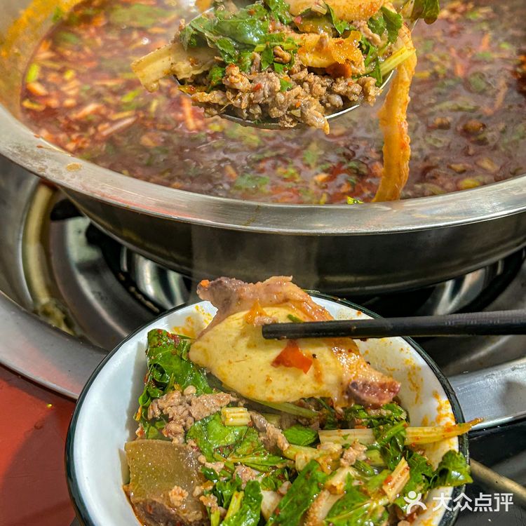 这个渣渣牛肉火锅真的是下饭神器！