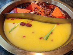 -小天鹅火锅·一线江景洪鼎旗舰店(洪崖洞店)