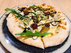 招牌鹅肝比萨-百特喜·意大利餐厅(八佰伴镇江店)