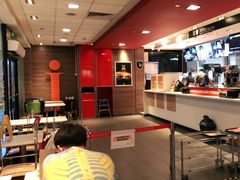 -麦当劳(汉口火车站候车室店)