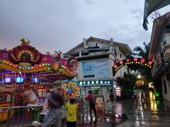 -亚龙湾亚泰商业街