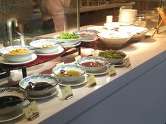 自助取餐区-威珀斯酒店·珀萃美食餐厅 | 海鲜刺身·现烤生蚝·特色烤肉