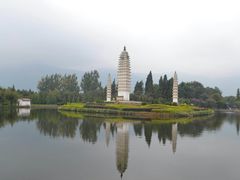 -三塔倒影公园