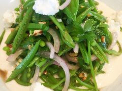 -ROAST coffee & eatery