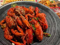 -肥肥虾庄·金牌油焖大虾(汉街SKP店)