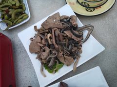 -墨脱石锅椰子鸡•香草鸭•东山羊(大东海店)