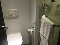 -桔子酒店(上海西藏北路地铁站店)