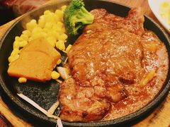 -玛格萝妮比萨屋(四平店)