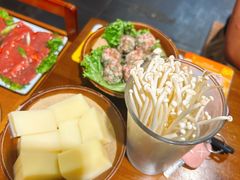 夺夺粉-黔有有贵州酸汤夺夺粉火锅(五味十字店)