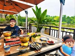 -靓海海鲜火锅(水上湖边观景店)