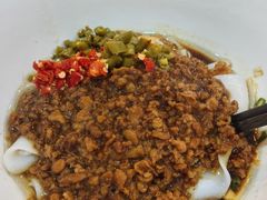 -裕新楼粉面馆·石磨手工粉(四方坪店)