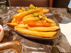 -LESCEDARS Brasserie Bistro香柏树