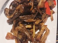 黑猪肉炒鹿茸菌-龙泉人椰子鸡.糟粕醋.海南菜(三亚旗舰店)