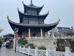 -包整·丝娃娃(一览甲秀楼风景店)