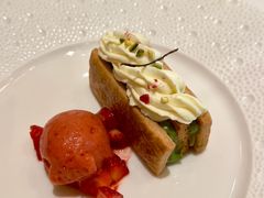 开心果拿破仑派加草莓雪宝-福楼法餐厅FLO