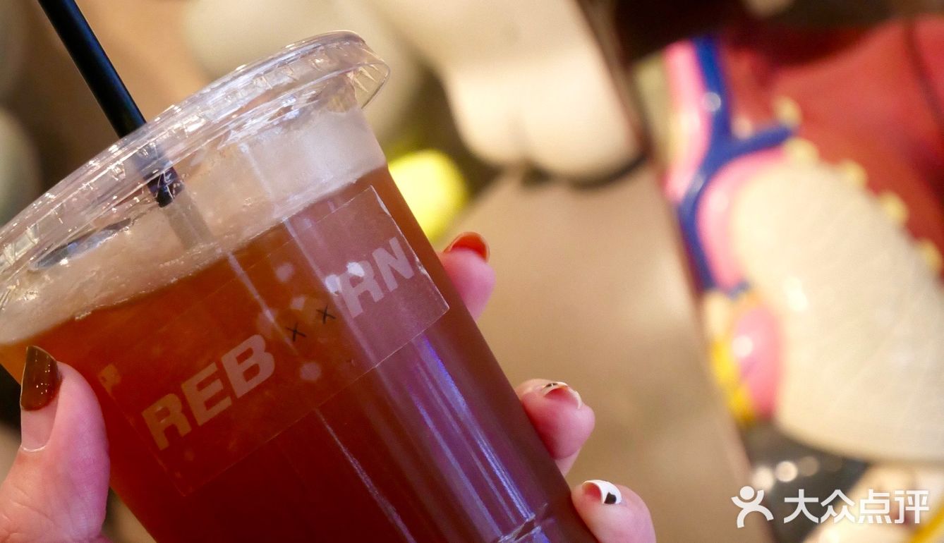 魔都 | 以KAWS之名，打卡重生☕