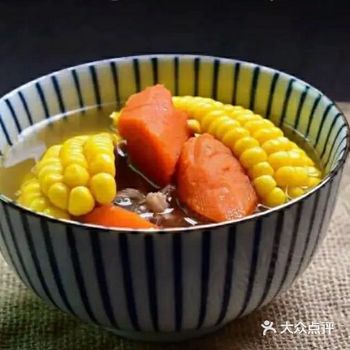 材料：排骨300g、海带结100g、姜片适量、料酒1